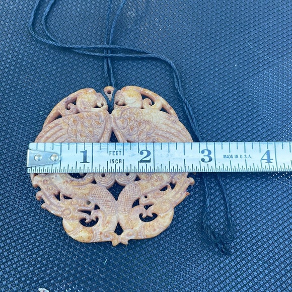 Carved stone pendant with black cord chain - Picture 5 of 5